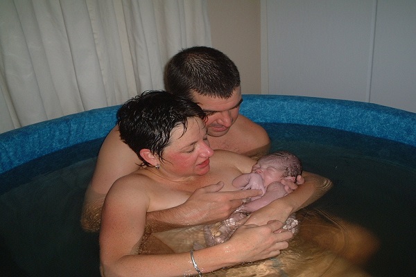 Birth stories - Home water birth with midwife