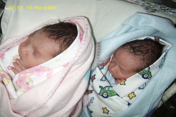 Birth stories - Twins birthed naturally - one breech