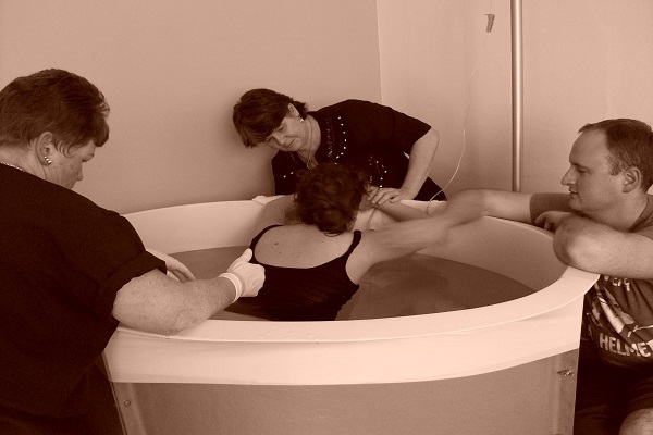 Birth stories - Midwife-assisted birth at birth house